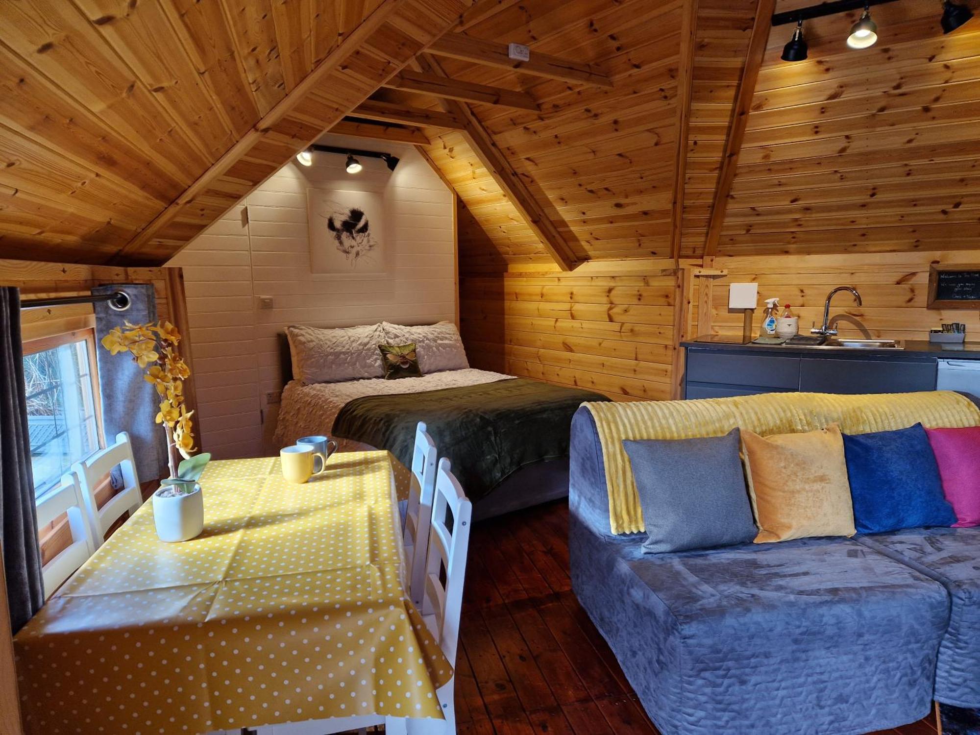 The Hive - Unique Log Cabin With Wood Burning Stove Ludchurch Eksteriør bilde